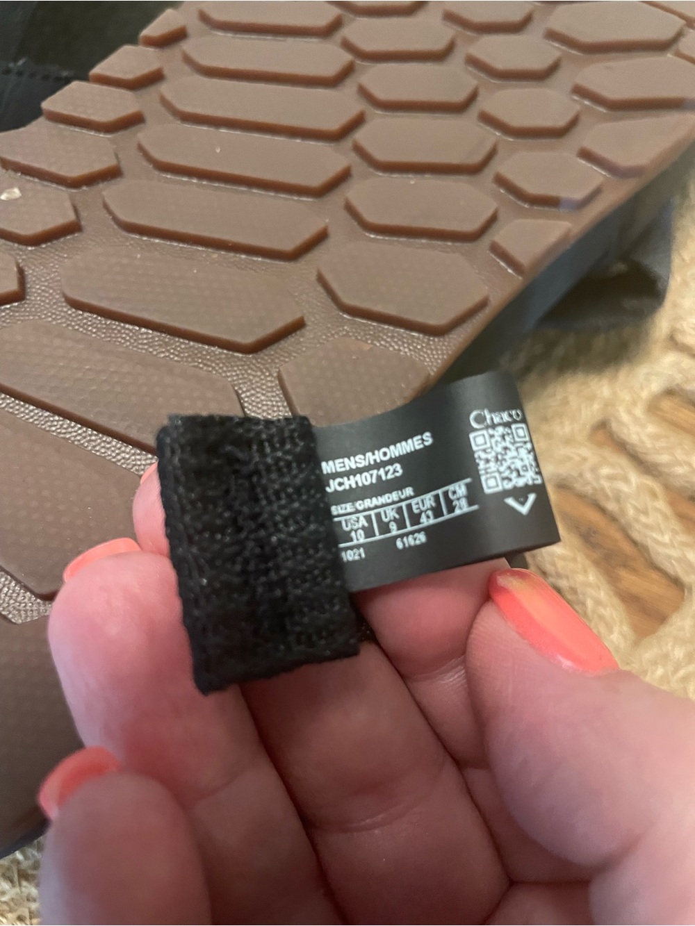 Chaco Black Adjustable Strap Slide Sandals - Picture 4 of 4